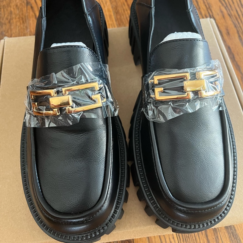NEW NEVER WORN Black Platform Loafer
